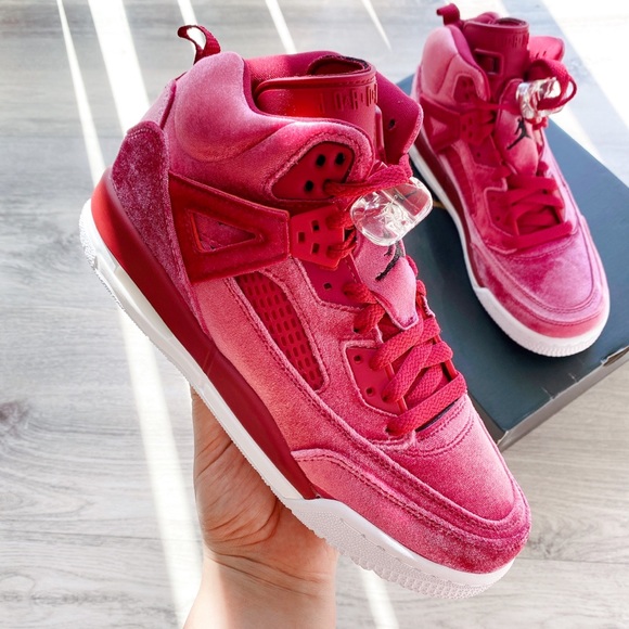 Aj Jordan Basketball sneaker - Picture 2 of 5